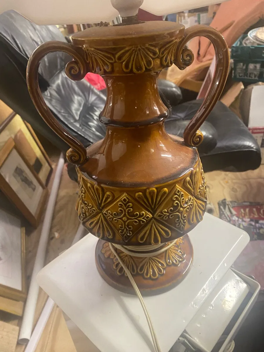 Antique table lamp - Image 1