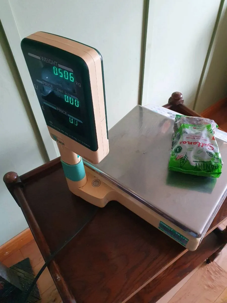 Digital  shop scales (closei g down sale) - Image 2