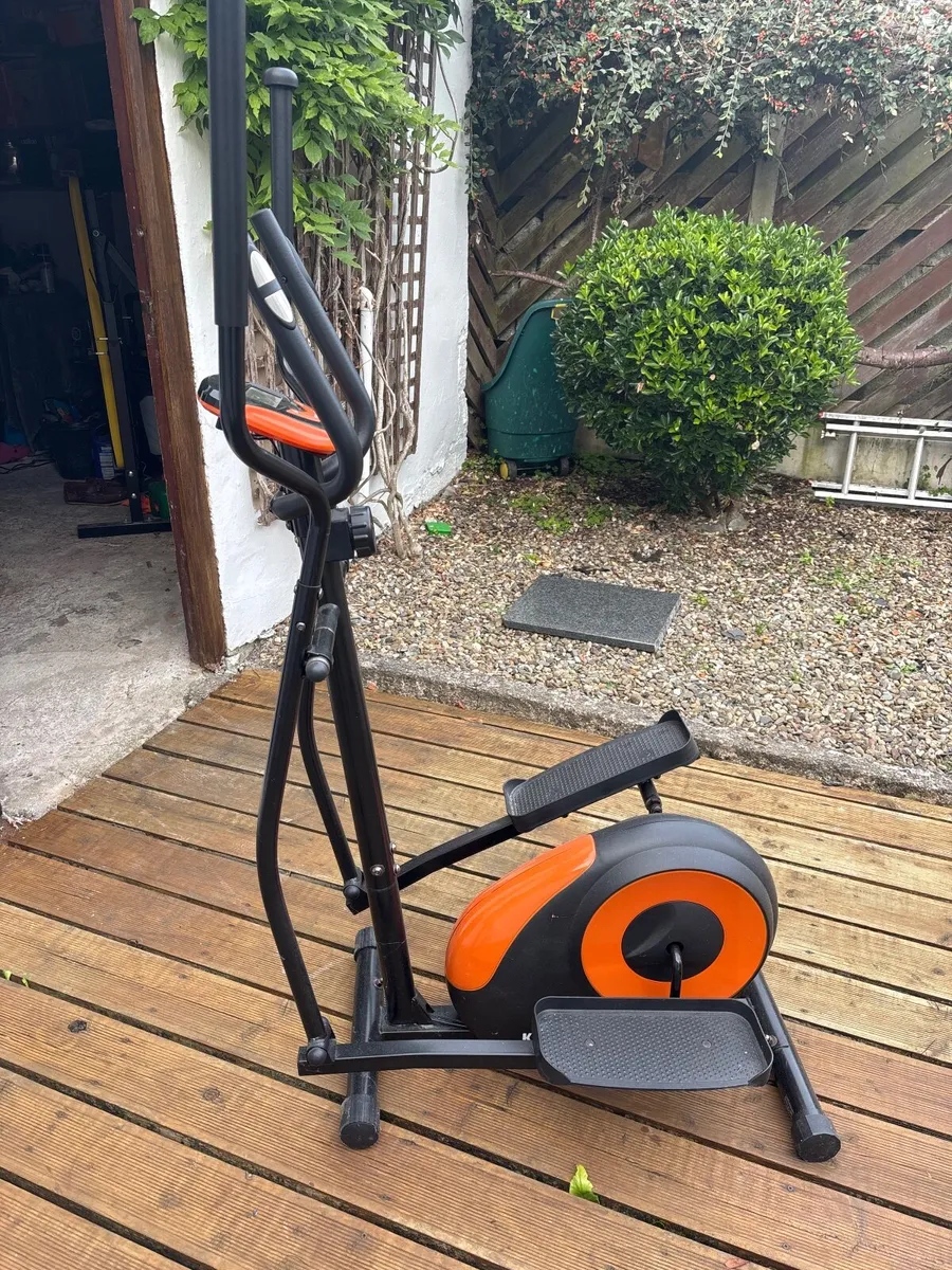 Cross Trainer