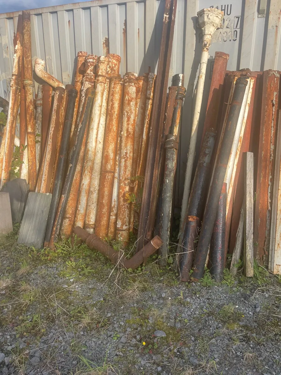 Cast iron gutters down pipes - Image 4