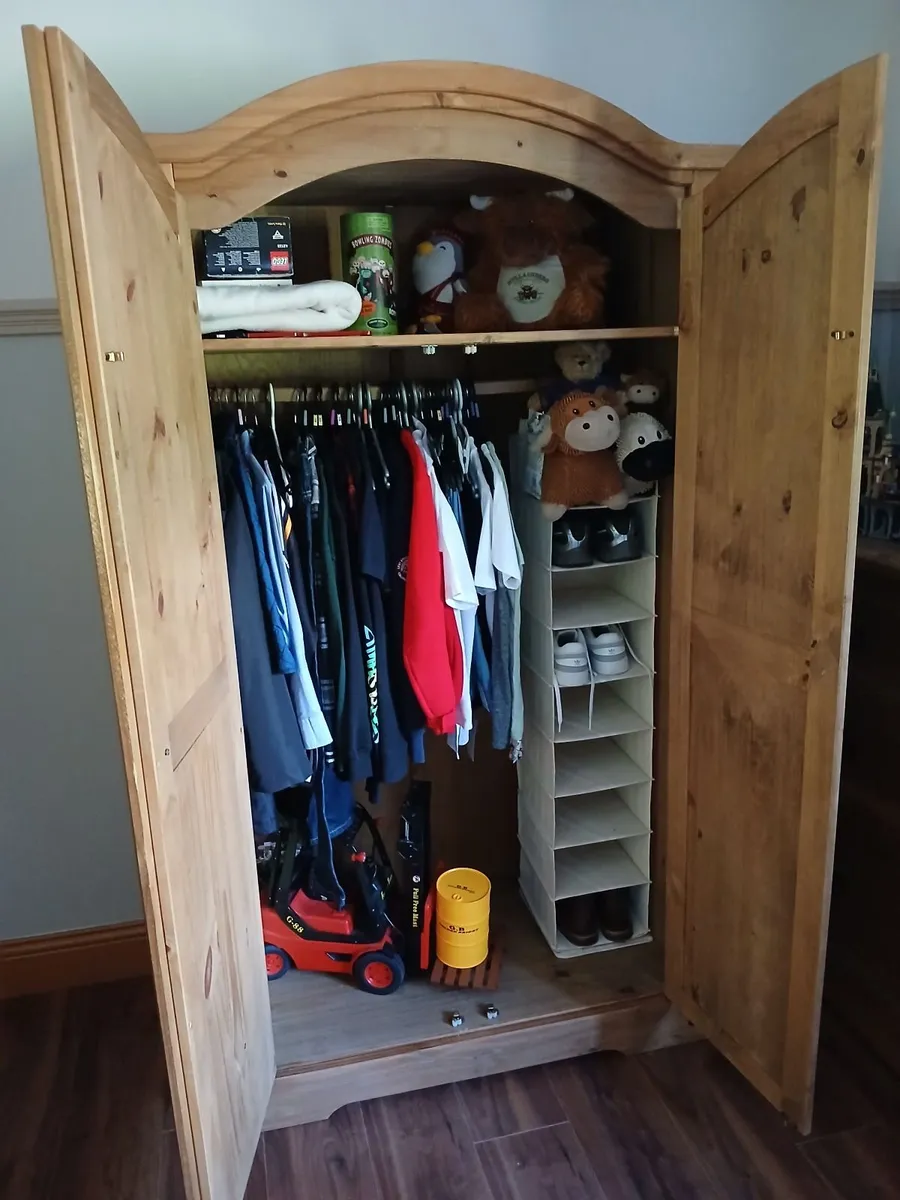 Mexican pine wardrobe & dresser - Image 4