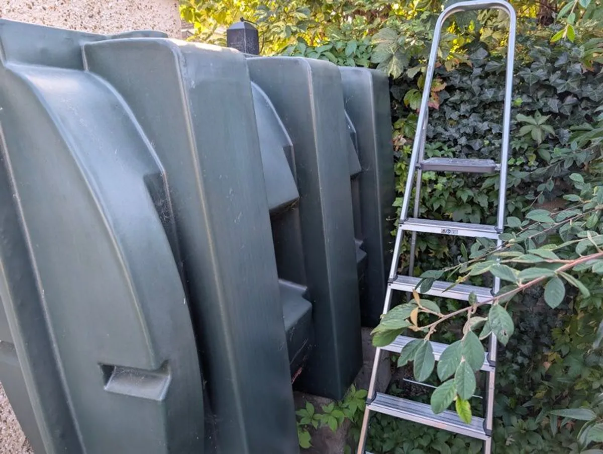 Oil tank including oil - Image 3