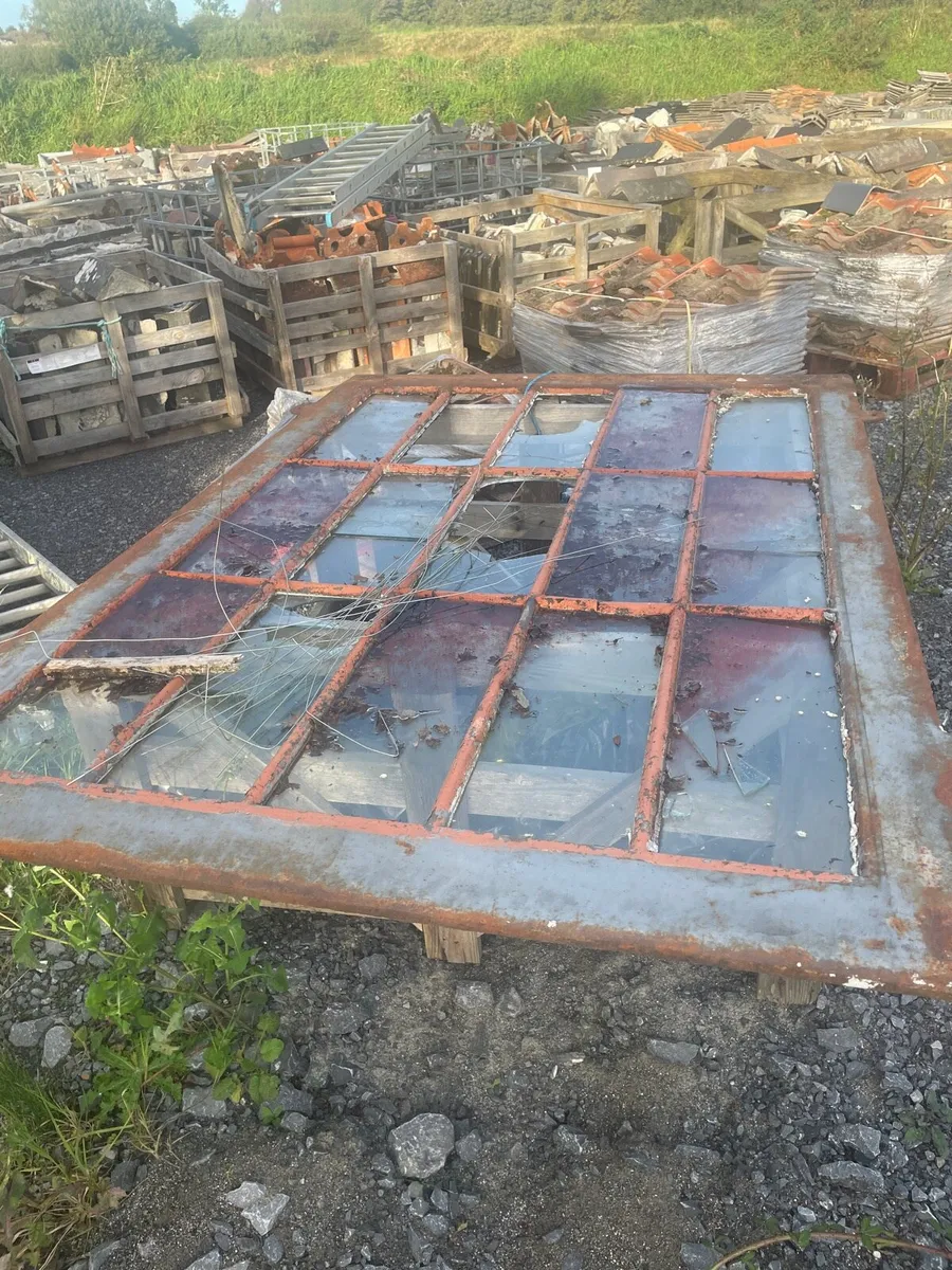Old cast iron windows - Image 1