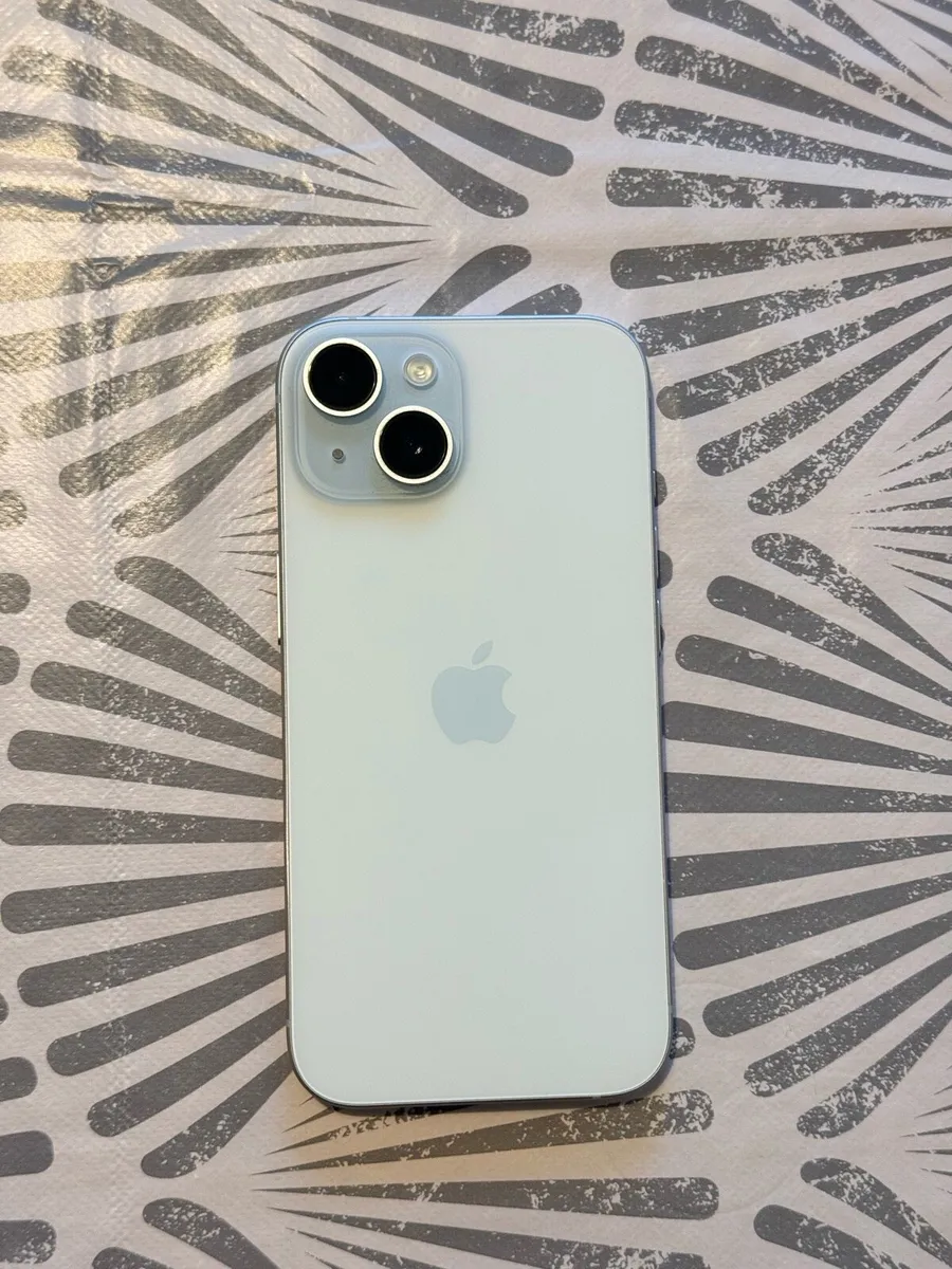Unlocked iPhone 15 white/blue (mint) - Image 1
