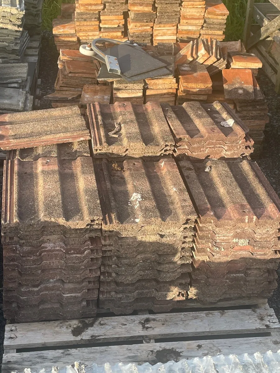 Old roof tiles - Image 3