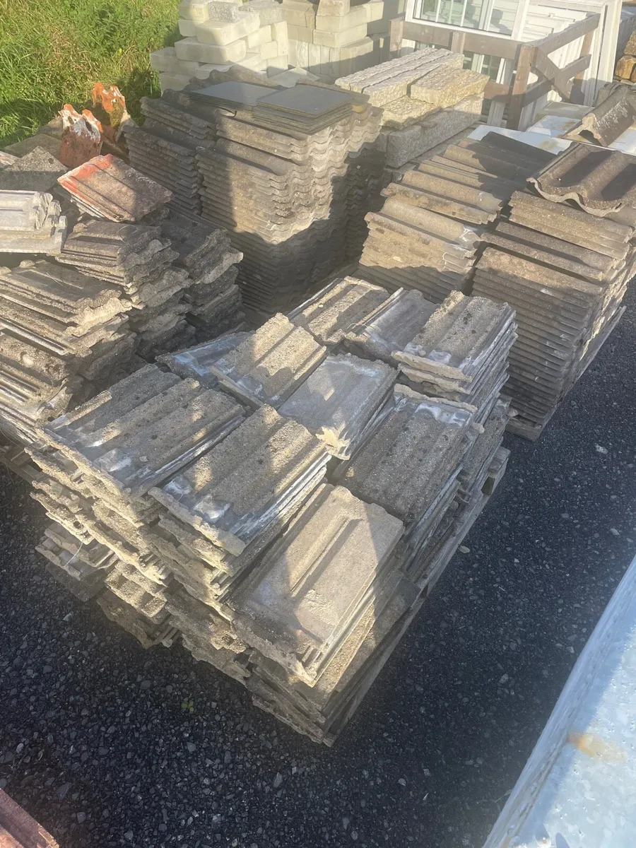 Old roof tiles - Image 4