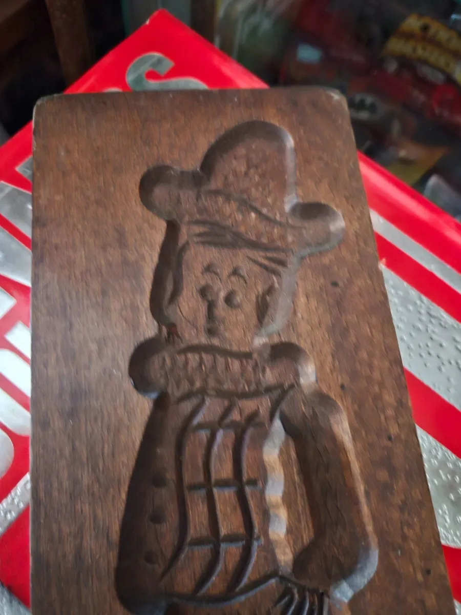 Vintage Dutch Wooden Mold - Image 4