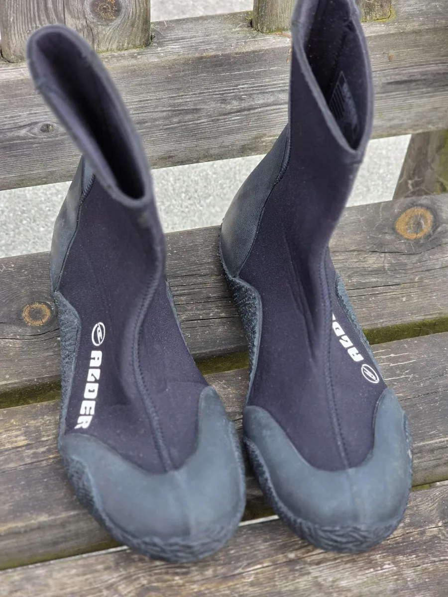 Surfing/ swimming  bootees - Image 1