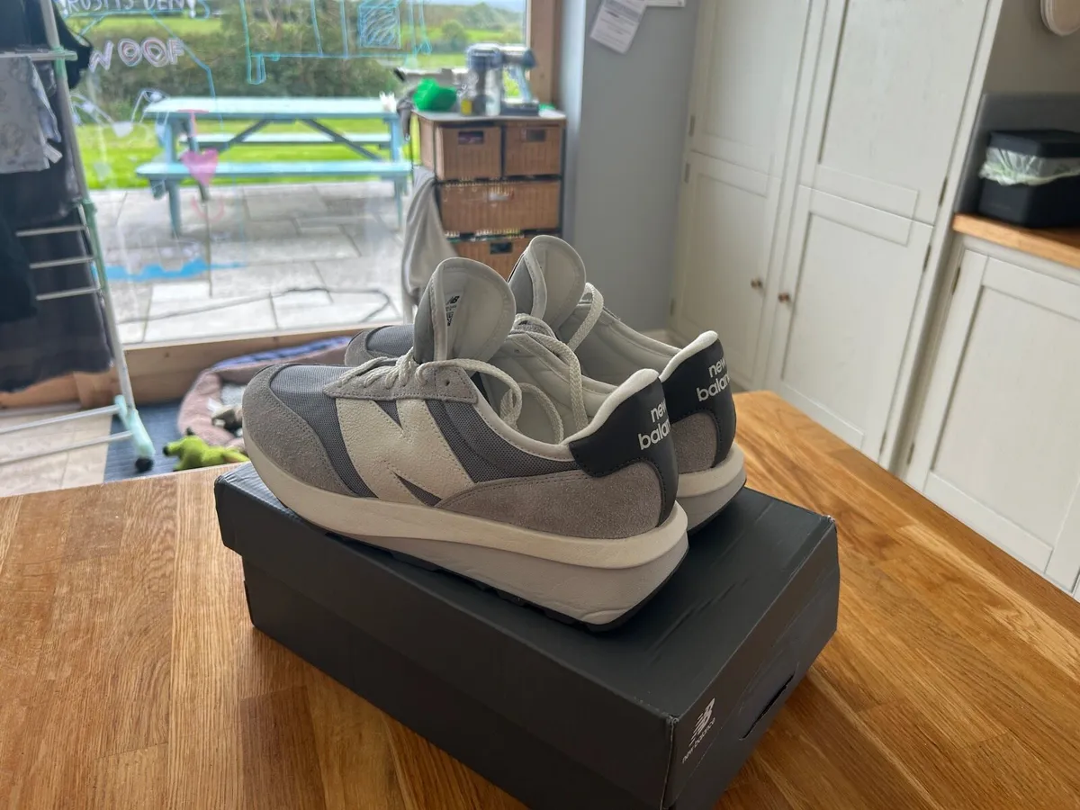 New balance trainers   Size 11.  Read text - Image 2