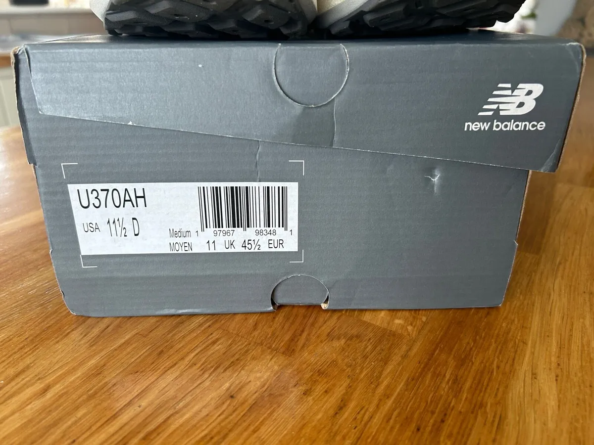 New balance trainers   Size 11.  Read text - Image 4