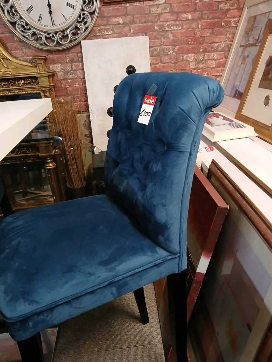 2 high stools €100 each - Image 3