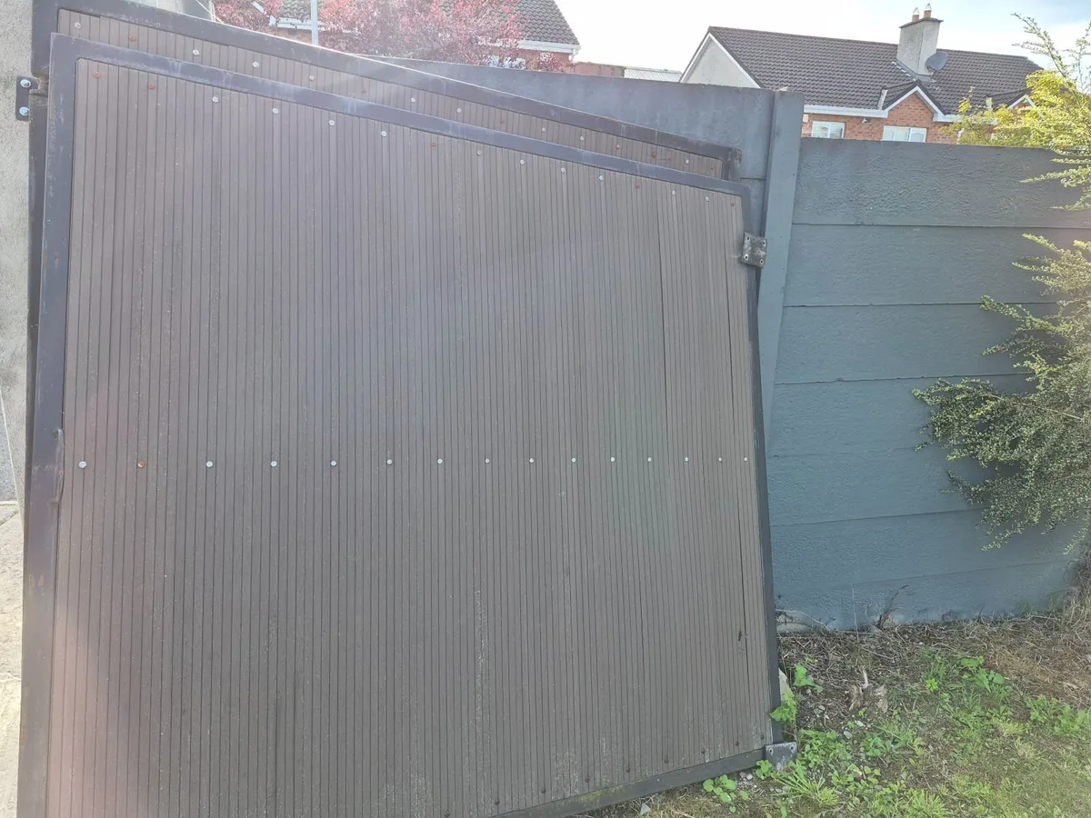 House Gates - Image 1