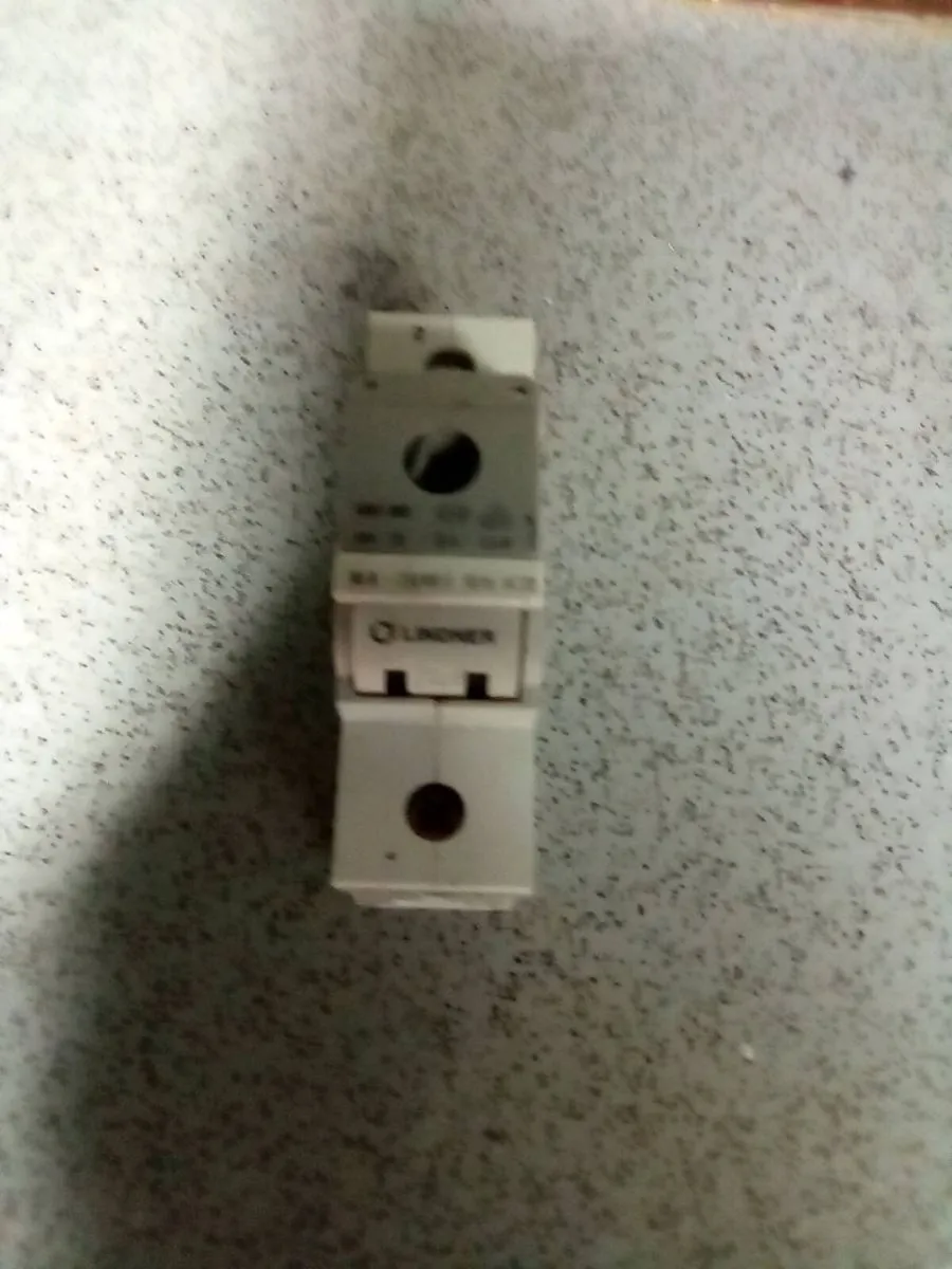 63.  AMP. SWITCH.  FUSE.  AND. 2. CIRCUIT. BREAKER - Image 3