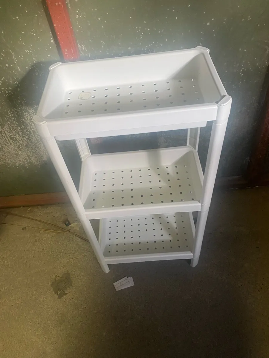 Shelf tidy - Image 1