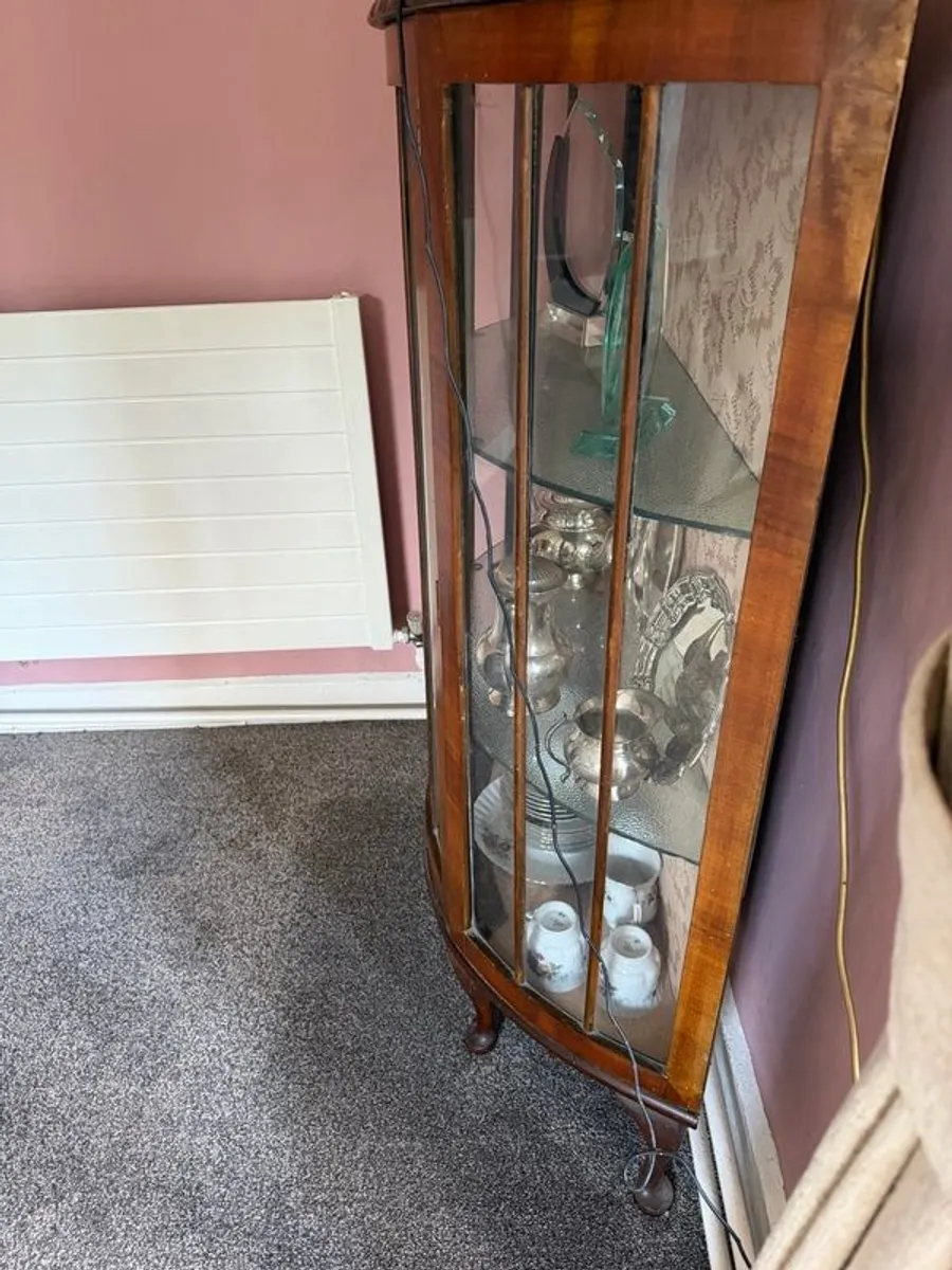 Beautiful Antique cabinet - Image 2