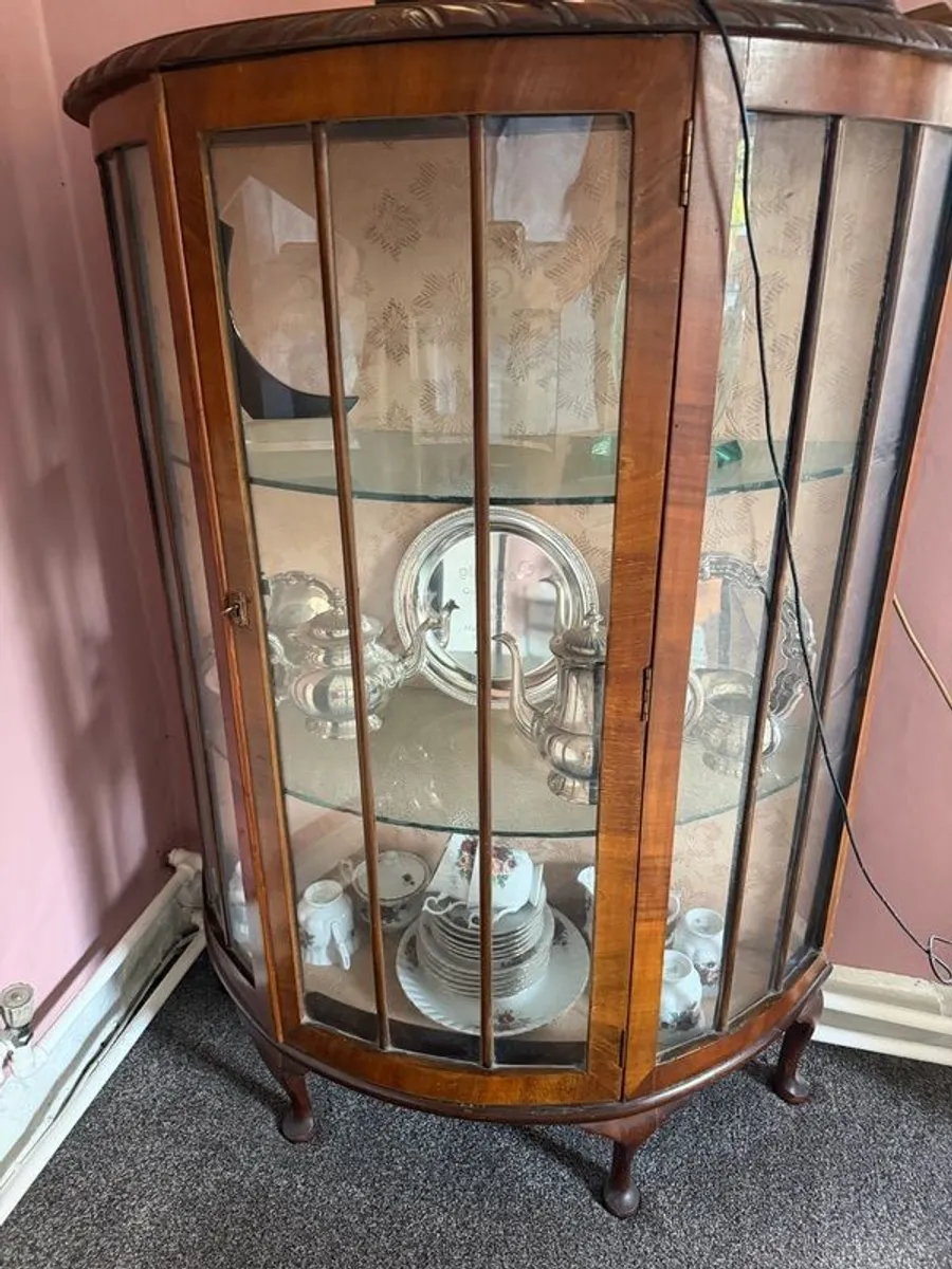 Beautiful Antique cabinet - Image 3