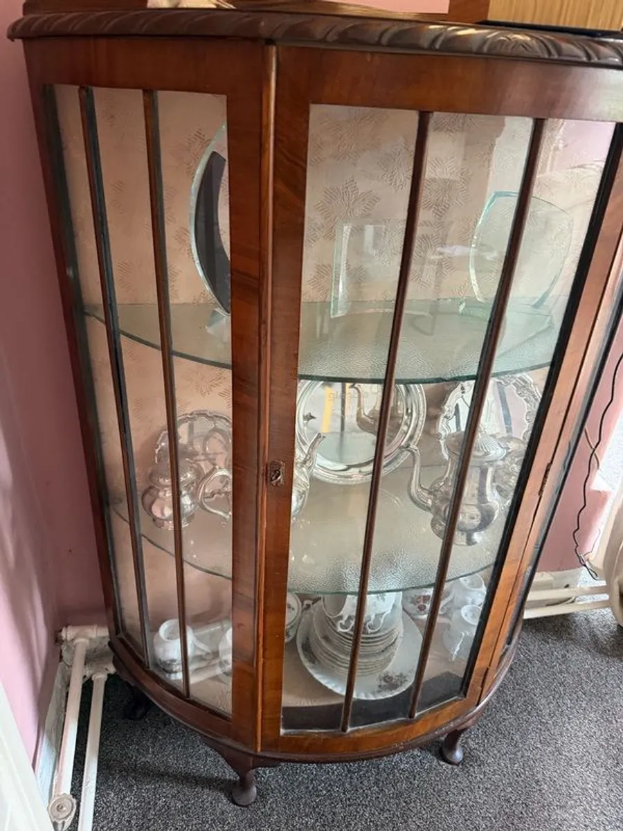 Beautiful Antique cabinet - Image 1
