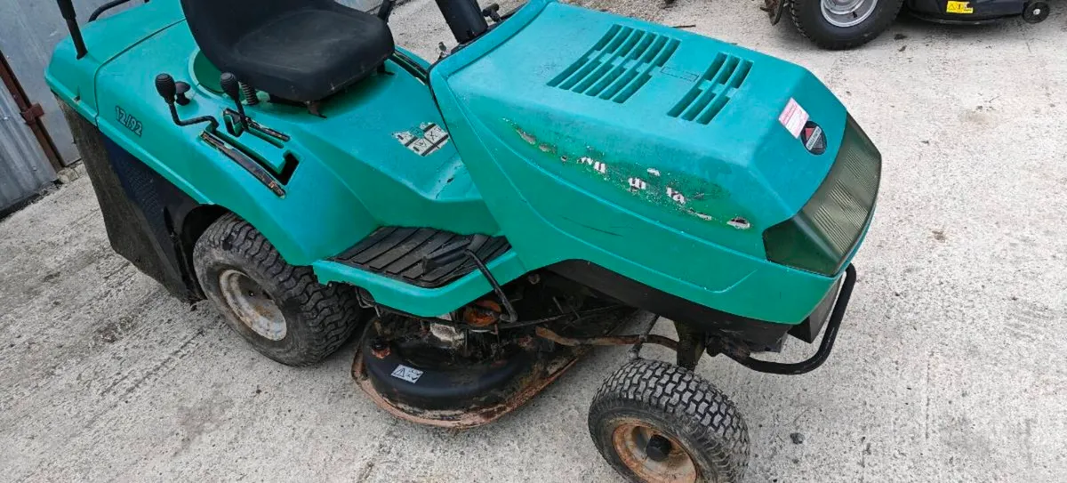 Ride on mower - Image 2