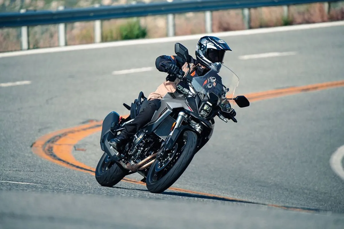 Suzuki V-STROM 800 RE - Image 1