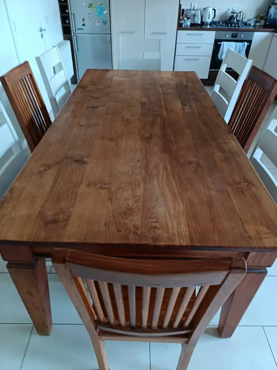 Dining table and chairs - Image 1