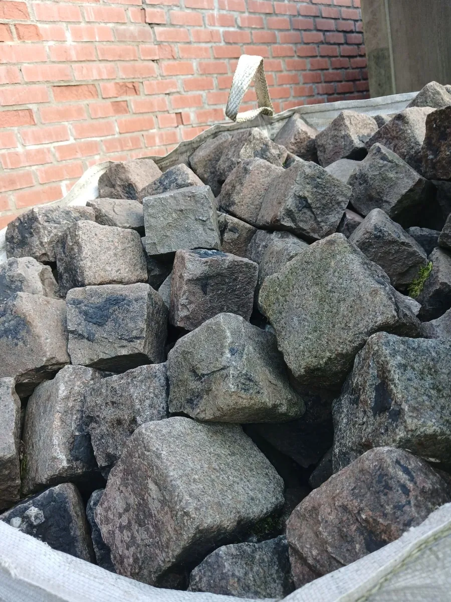 RECLAIMED COBBLES & SETTS — AN EXCEPTIONAL COLLECT - Image 4