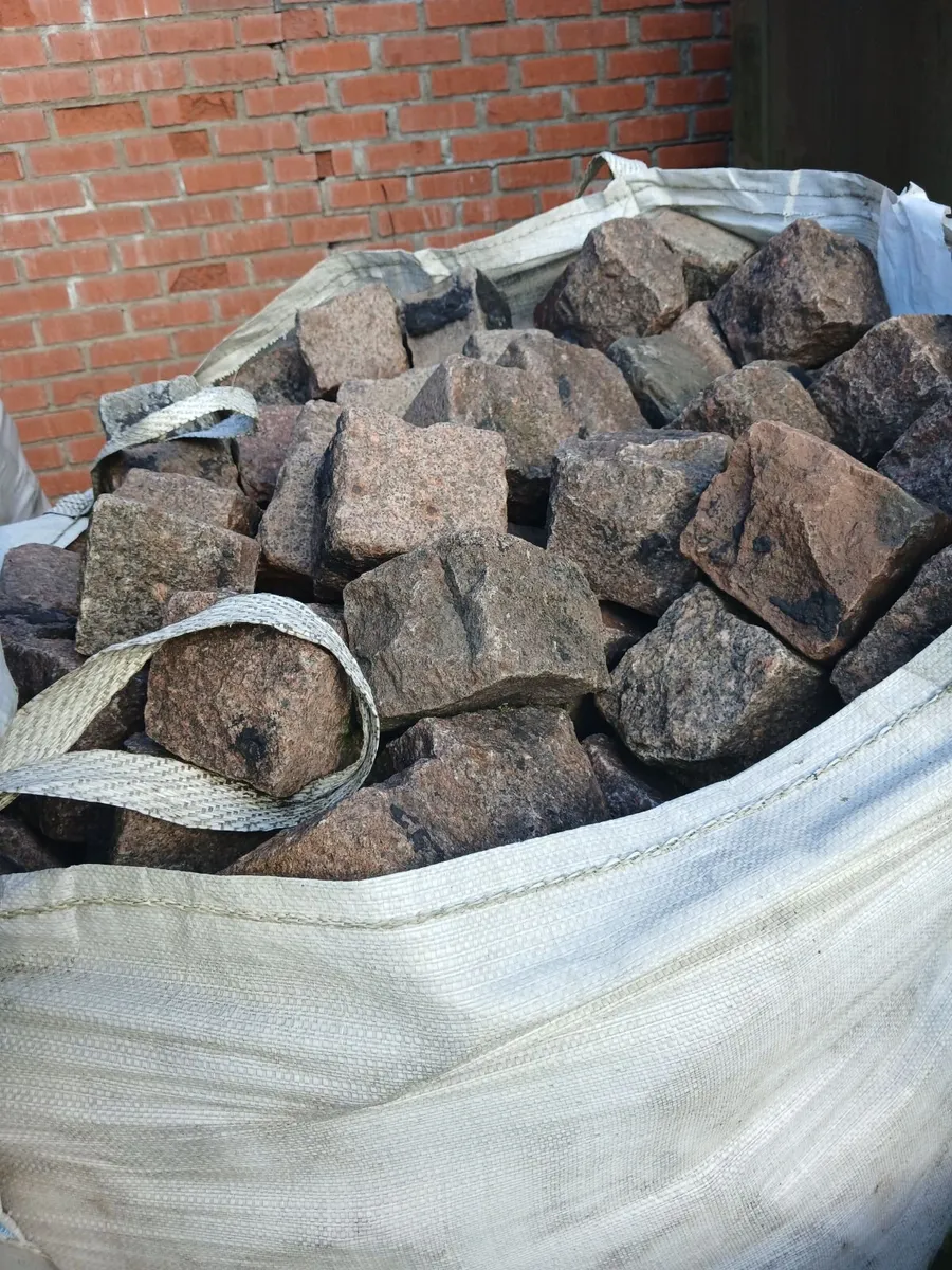 RECLAIMED COBBLES & SETTS — AN EXCEPTIONAL COLLECT - Image 3