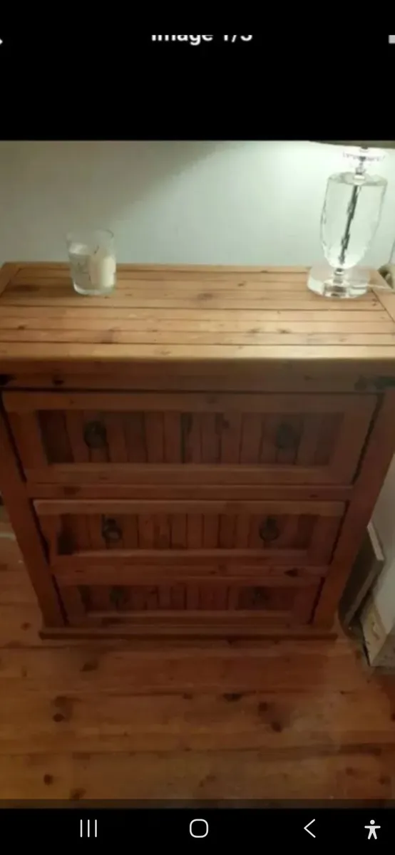 Mexican pine dresser - Image 1
