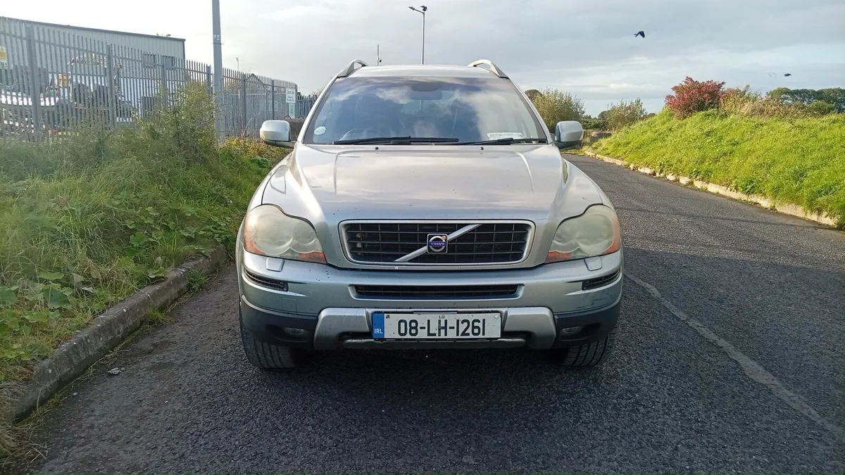 2008 Volvo XC90 Crewcab - Image 2