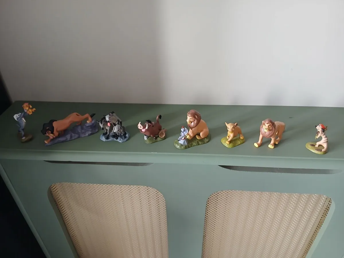 Disney collectibles - Image 1