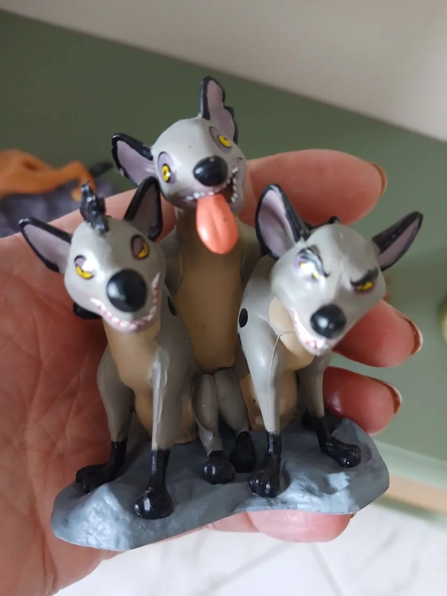 Disney collectibles - Image 3