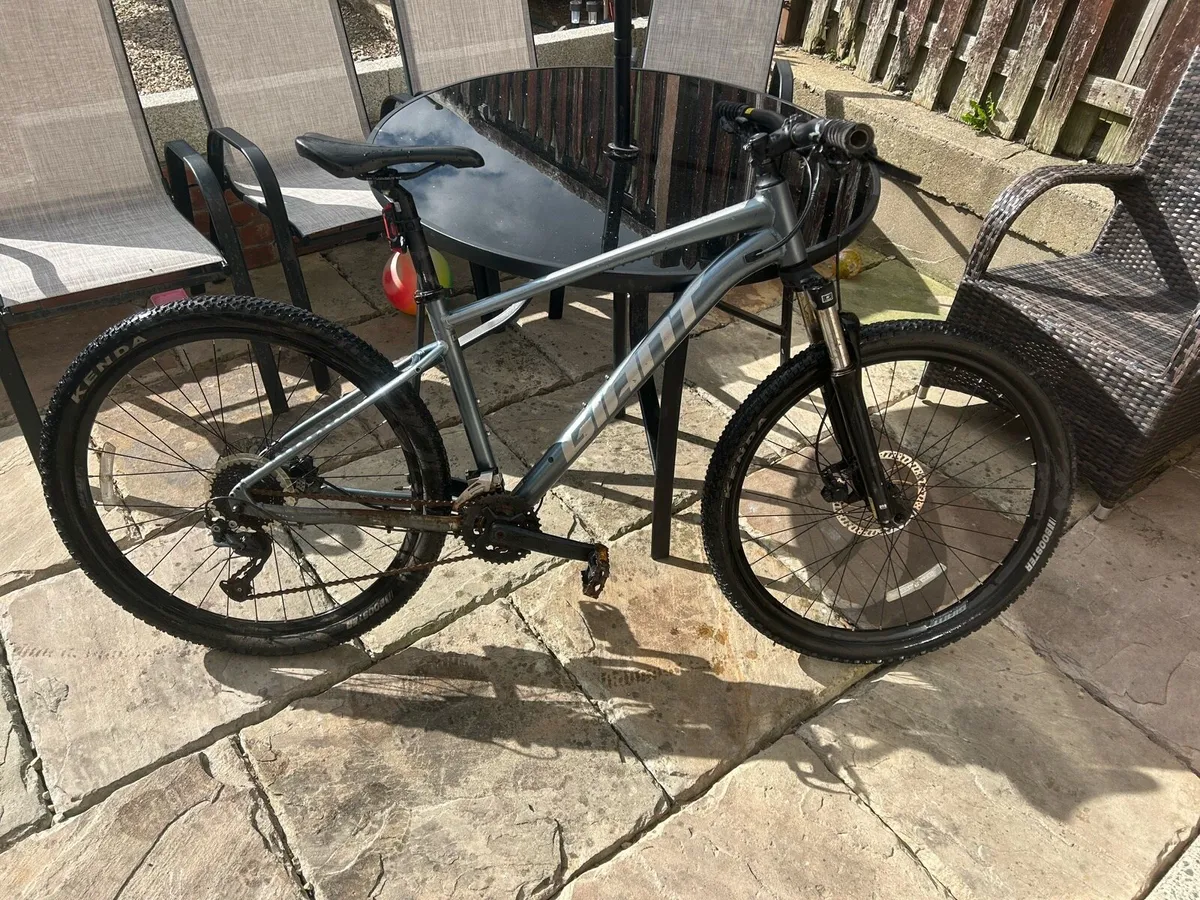 Giant Talon Mountain Bike - Image 2