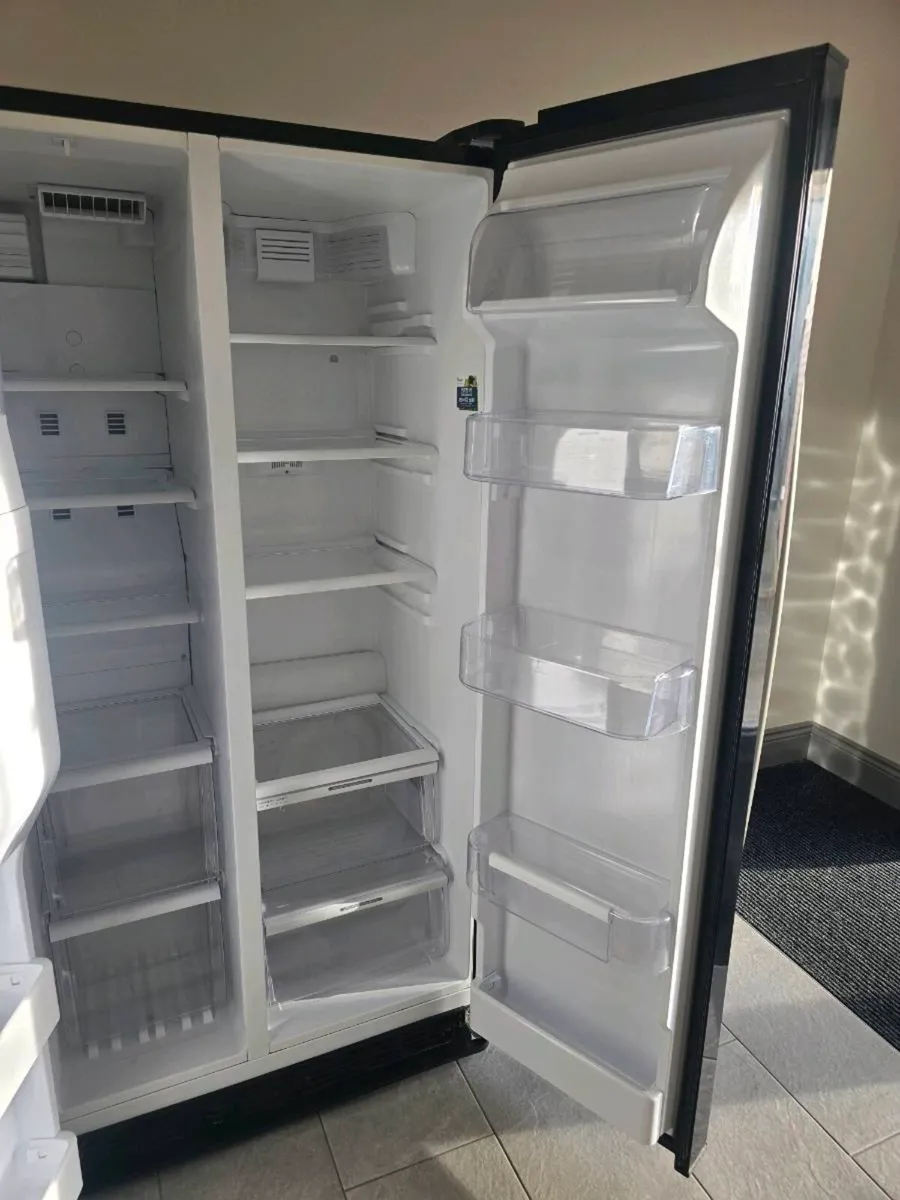 Whirlpool American Fridge Freezer - Image 3
