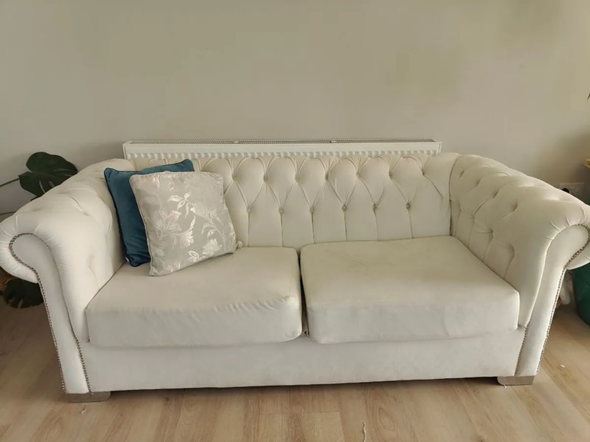 Chesterfield sofa - Image 2