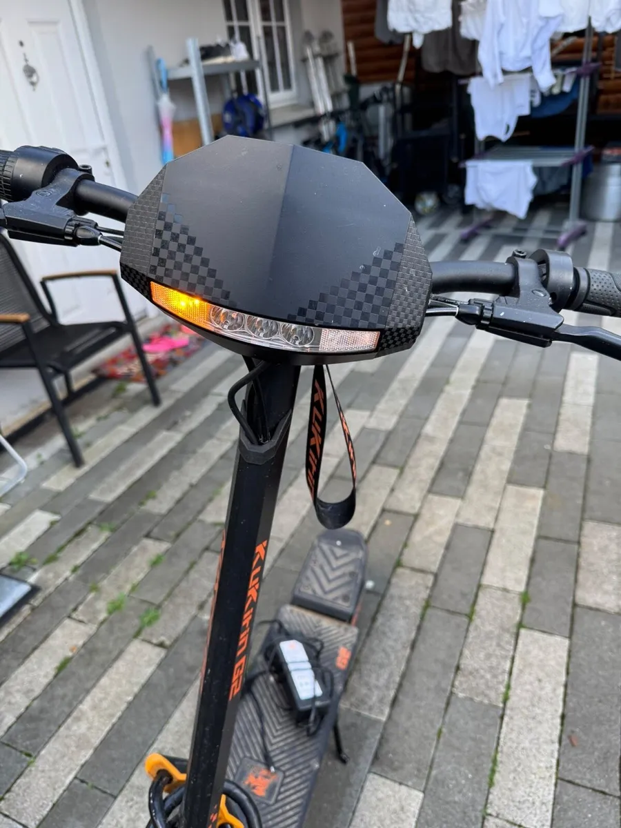 Electric scooter - Image 2