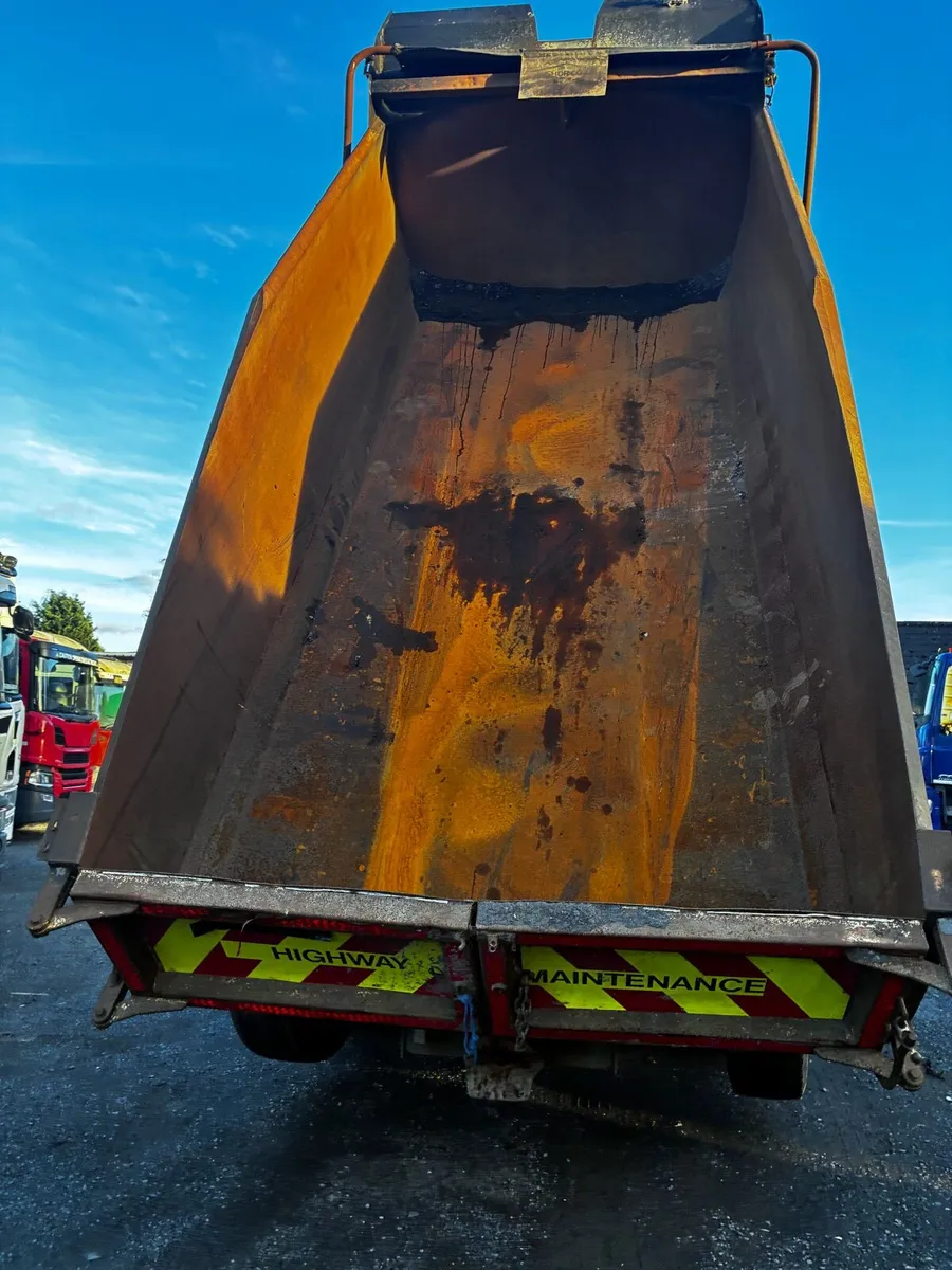 2017 g450 6x2 tipper piped - Image 3