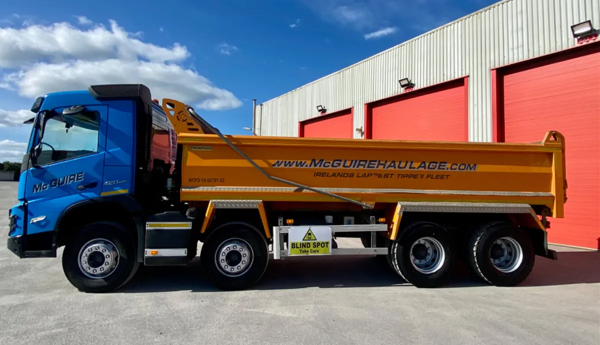 2022 Volvo FMX 420 8x4 Tipper - Image 4