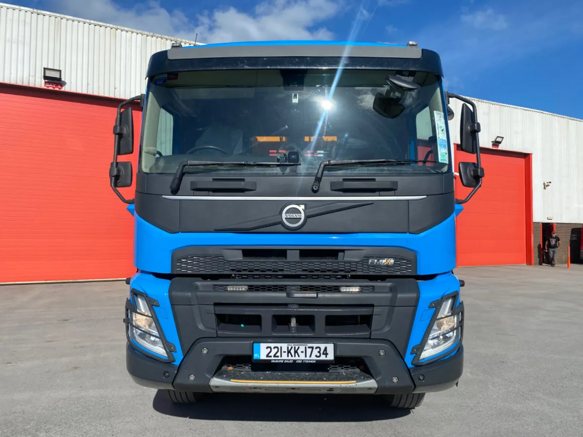 2022 Volvo FMX 420 8x4 Tipper - Image 2
