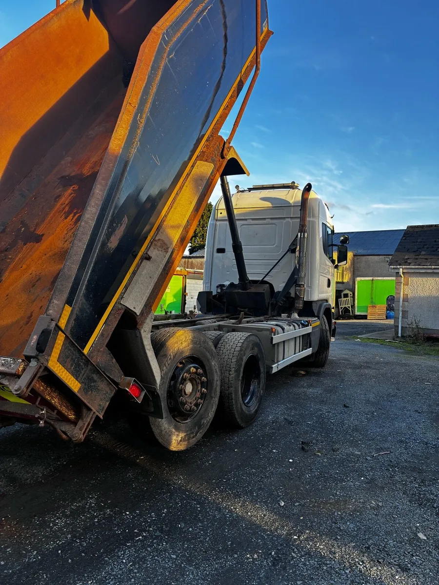 2017 g450 6x2 tipper piped - Image 4