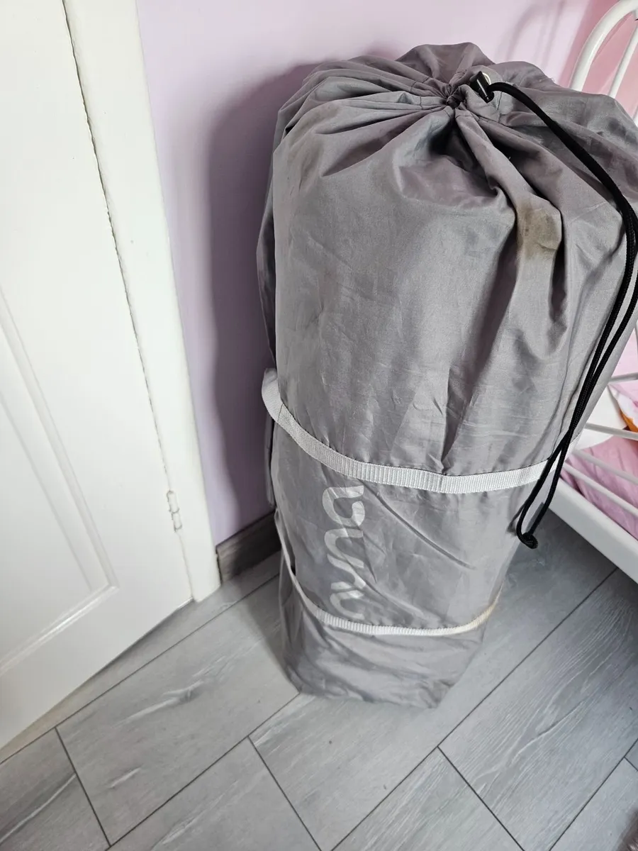 Travel cot - Image 1