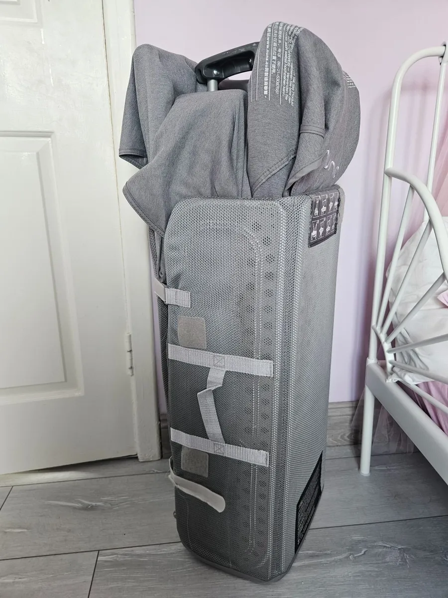 Travel cot - Image 3