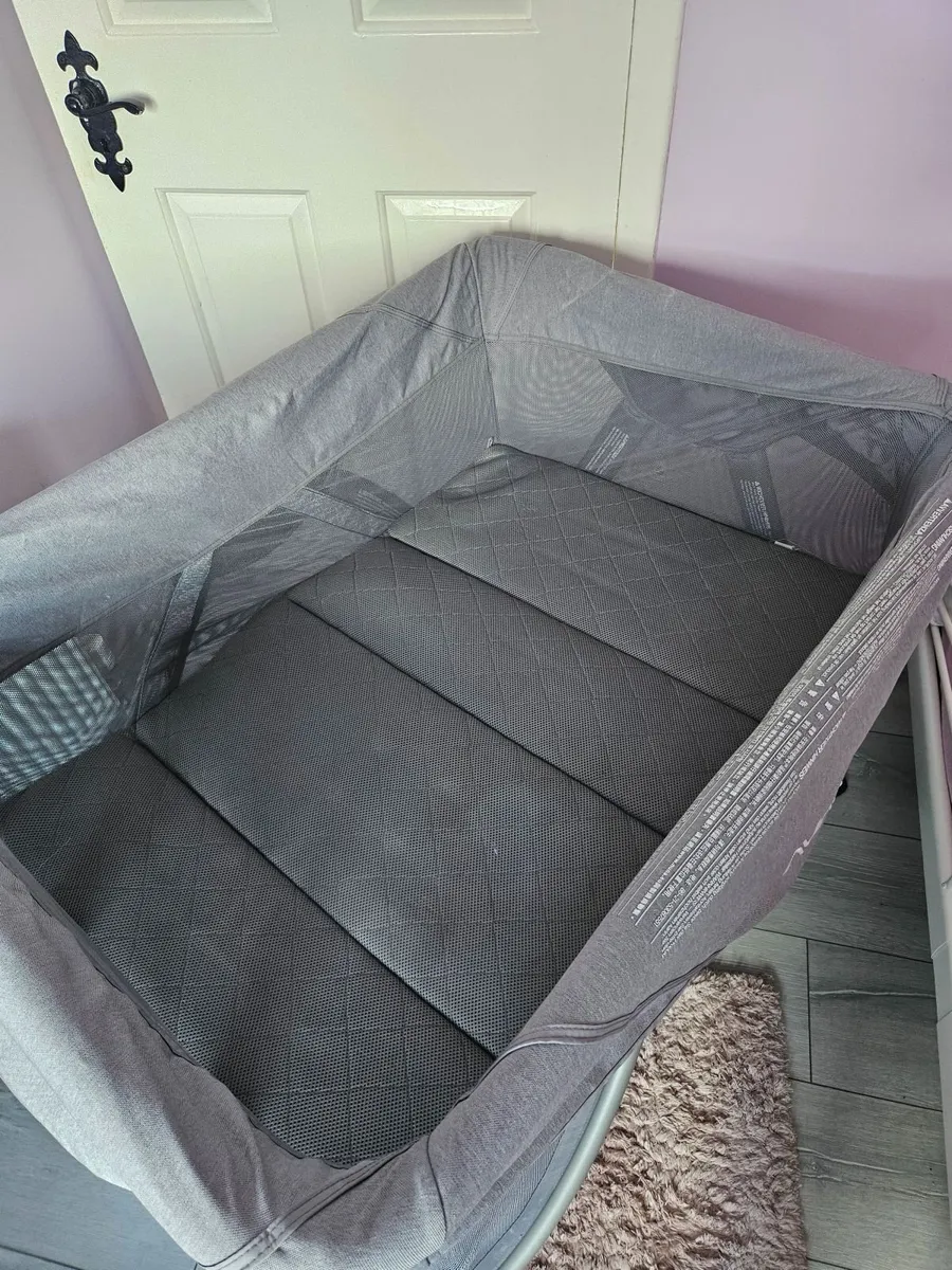 Travel cot - Image 4