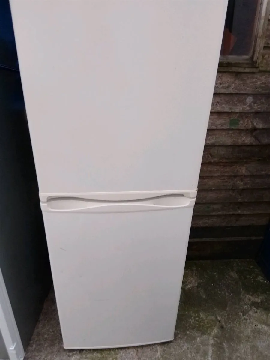 Power point fridge freezer - Image 1