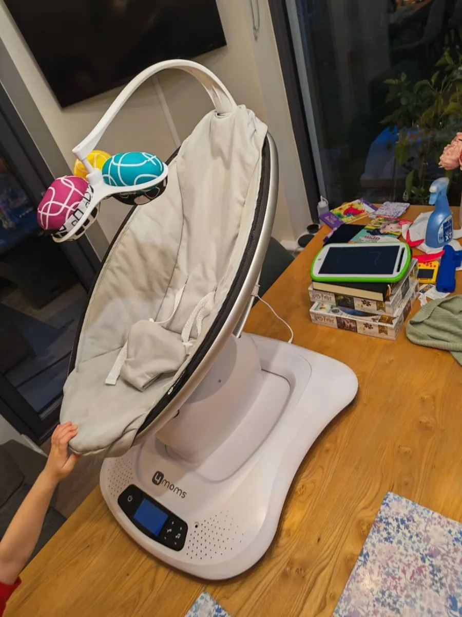 4moms mamaRoo baby rocker - Image 1