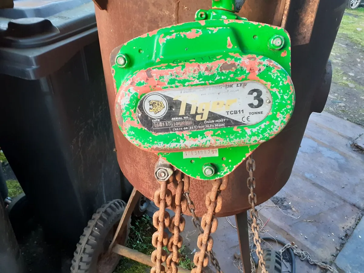 BLOCK AND TACKLE 3 TONNE - Image 1
