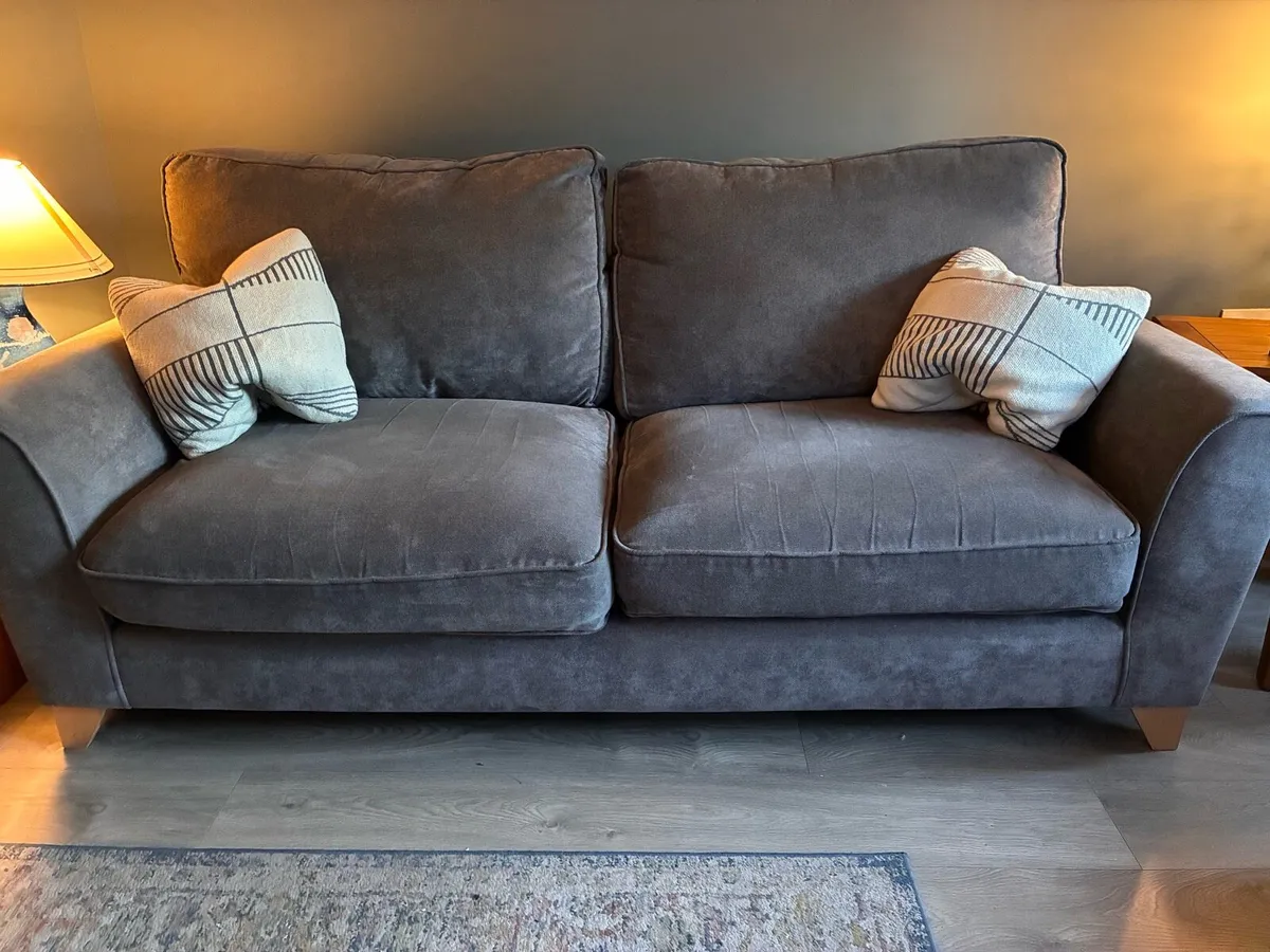 Couch - Image 2
