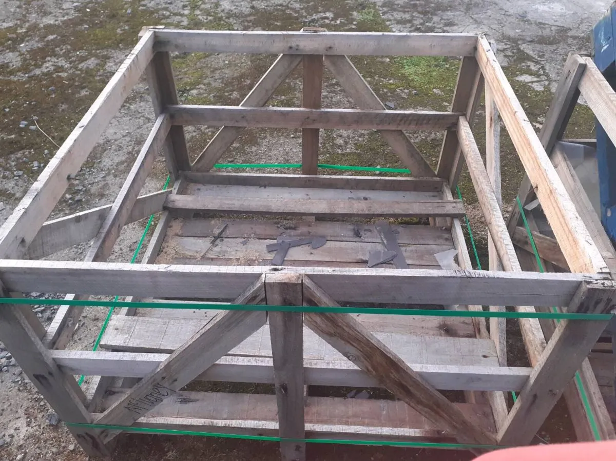 Wooden crates - Image 1