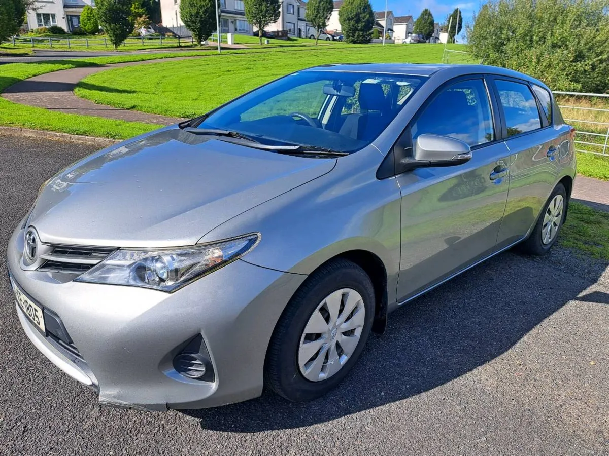 2013 Toyota Auris D4d - Image 2