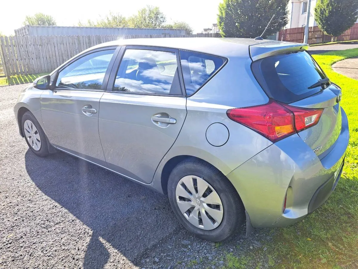 2013 Toyota Auris D4d - Image 3