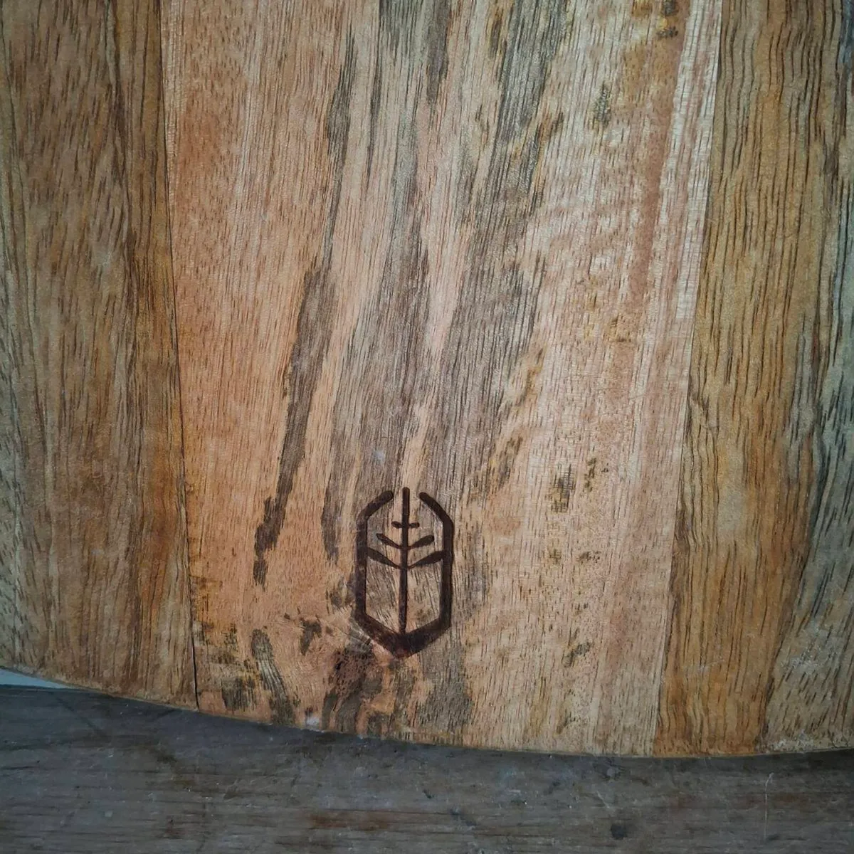 Large Mango Wood Cutting Board - Image 4