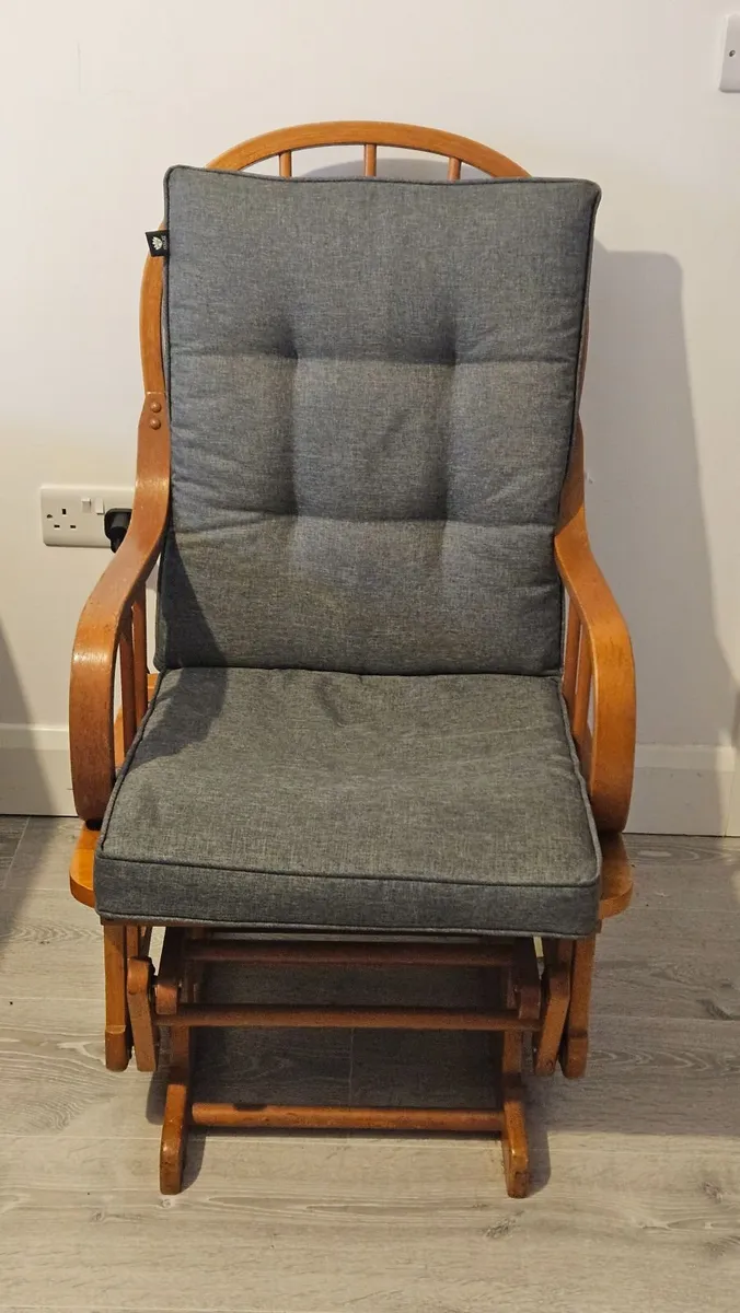 Rocking chair - Image 1